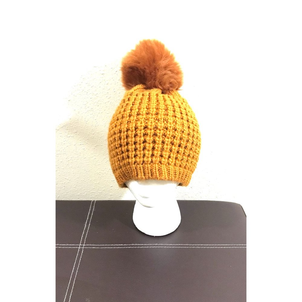 Kyi Kyi Canada Pom Pom Beanie Hat Faux Fur Knit OS